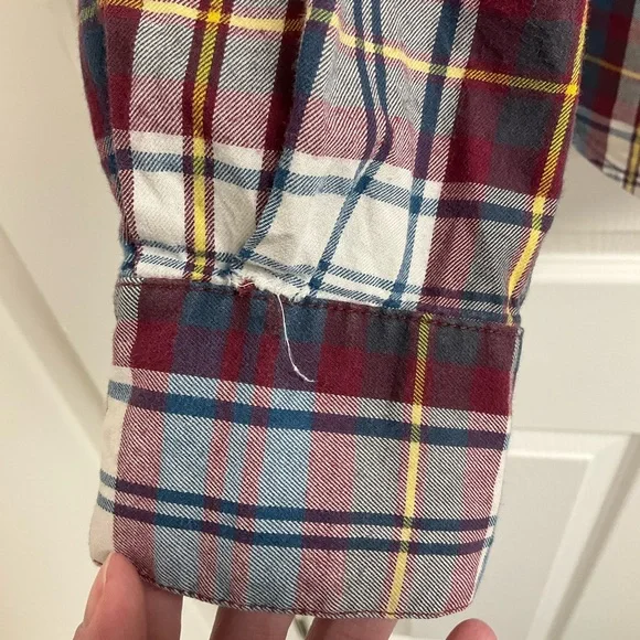 The North Face Women’s Button Down Plaid Shirt - Picture 9 of 10